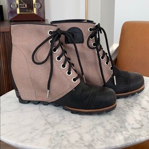 Sorel 1964 Premium Wedge Boots; size 7.5